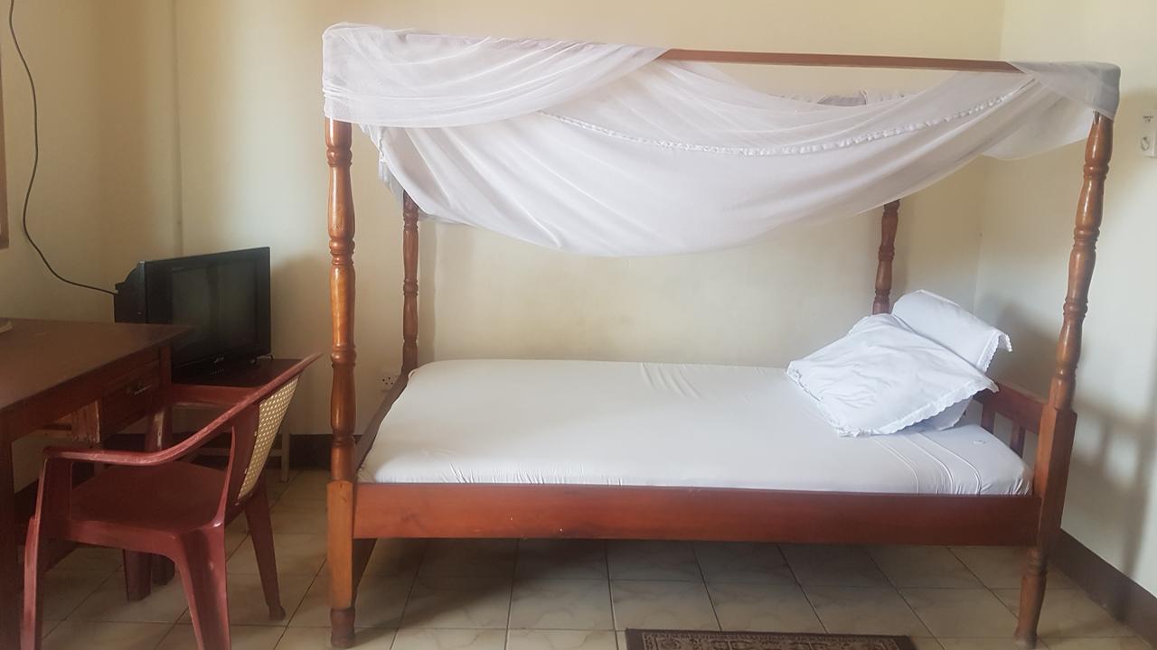 Dodoma Serene Hotel Момбаса Экстерьер фото